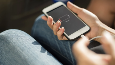 charging smart phone with cord